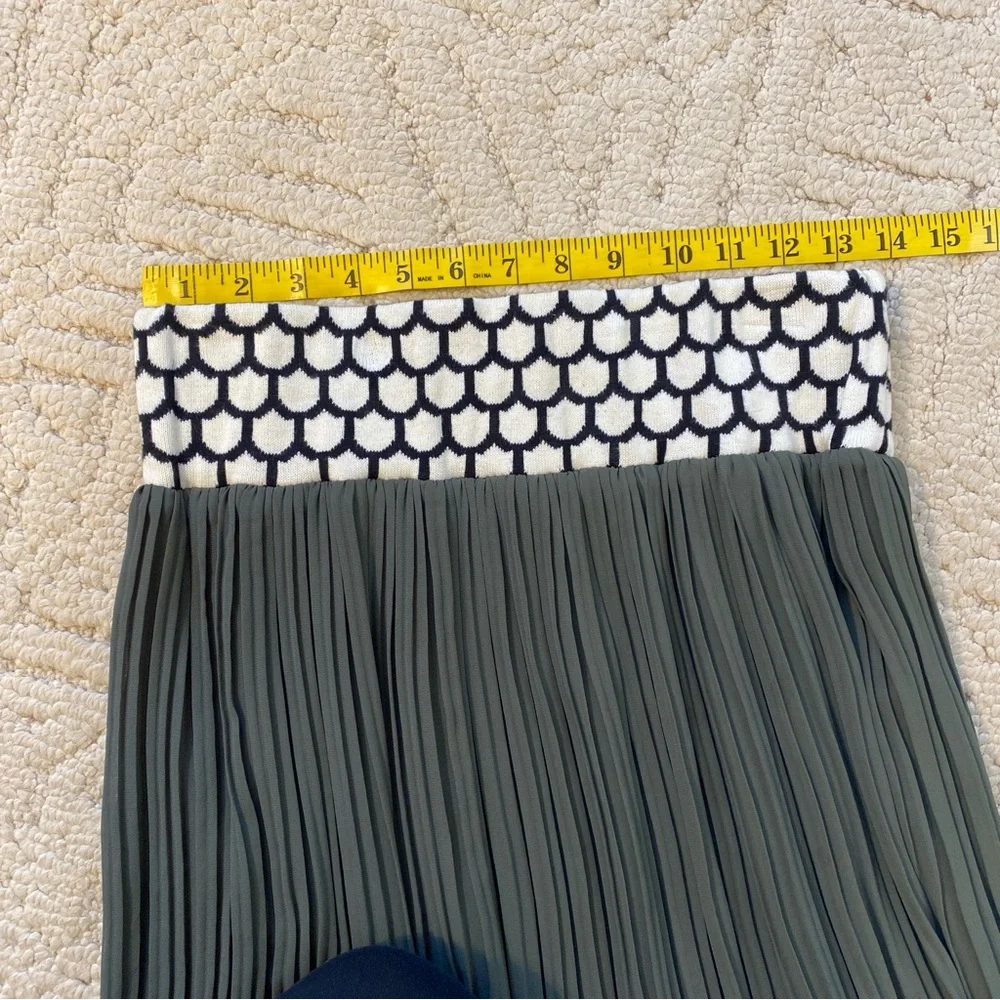 Anthropologie Dear Creatures Olive‎ Green Pleated Maxi Skirt Medium